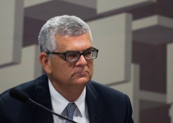 O diretor financeiro da Petrobras, Ivan de Souza Monteiro, participa de audiência conjunta das comissões de Serviços de Infraestrutura e de Assuntos Econômicos do Senado (Marcelo Camargo/Agência Brasil)