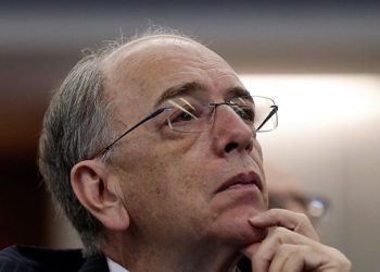 O presidente da Petrobras, Pedro Parente, participa de debate sobre o fim do monopólio na área de refino, na Fundação Getulio Vargas.