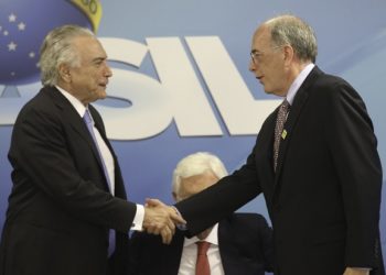 Brasília - O presidente Michel Temer e o presidente da Petrobras, Pedro Parente participam da divulgação do Plano de Negócios e Gestão 2018-2022 da Petrobras (Fabio Rodrigues Pozzebom/Agência Brasil)