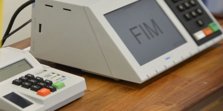 O Tribunal Superior Eleitoral (TSE) conclui a assinatura digital e lacração dos sistemas eleitorais que serão usados nas eleições de outubro (José Cruz/Agência Brasil)