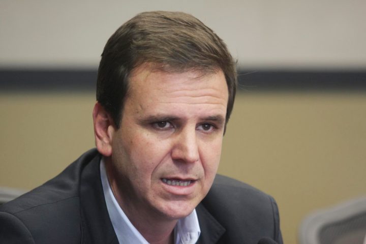 RJ - GEO-RIO/APRESENTAÇÃO - GERAL - O prefeito do Rio de Janeiro, Eduardo Paes, apresenta um estudo inédito da Geo-Rio com o mapeamento geotécnico de áreas de alto risco de deslizamento no município, nesta quinta-feira, 06, no Rio de Janeiro. O levantamento, que foi feito pela primeira vez no Rio utilizando as tecnologias mais modenas, mapeou as encostas localizadas no Maciço da Tijuca e adjacências, abrangendo as regiões Norte e Sul da cidade e a área da Barra da Tijuca, incluindo desde o Costão do Vidigal até o bairro de Campinho. 06/01/2011 - Foto: MAURíCIO BAZíLIO /NEWS FREE/AE