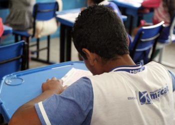 Alunos da rede municipal realizam a Prova Brasil (na Escola Municipal Amil Tanos e outras). Macaé/RJ, Data: 23/10/2017. Foto: Guga Malheiros/Prefeitura de Macaé