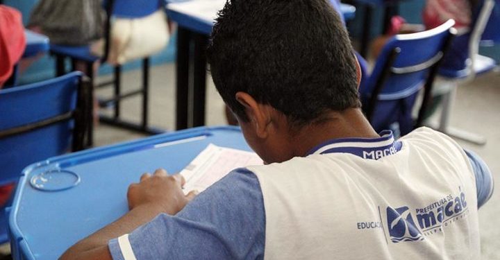 Alunos da rede municipal realizam a Prova Brasil (na Escola Municipal Amil Tanos e outras). Macaé/RJ, Data: 23/10/2017. Foto: Guga Malheiros/Prefeitura de Macaé