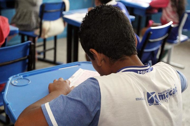 Alunos da rede municipal realizam a Prova Brasil (na Escola Municipal Amil Tanos e outras). Macaé/RJ, Data: 23/10/2017. Foto: Guga Malheiros/Prefeitura de Macaé