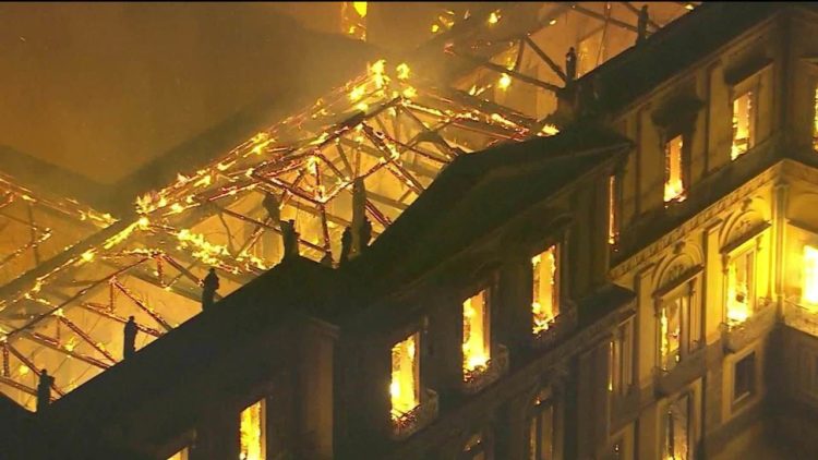 Foto: Museu Nacional após o incêndio