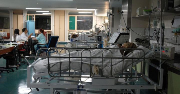 Brasília - Unidade de Terapia Intensiva (UTI) do Hospital Regional de Taguatinga. Em alguns hospitais do Distrito Federal faltam leitos para os pacientes. Foto: Marcello Casal JR/ABr