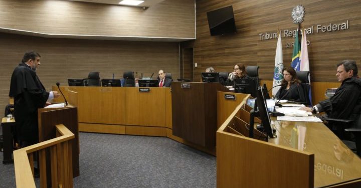 Julgamento de recursos do ex-governador Anthony Garotinho (PRP) e do ex-deputado e ex-chefe de polícia Álvaro Lins, condenados por exploração de jogos de azar, pela 2ª Turma Especializada do TRF2.