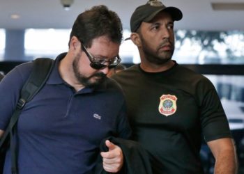 Rio de Janeiro - O ex-secretário municipal de Obras Alexandre Pinto é preso preventivamente pela Polícia Federal na operação Rio 40 Graus (Tânia Rêgo/Agência Brasil)