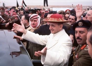 Crowds surround Pope Paul VI during his visit to Jordan. | Location: Jordan.  (Photo by  Vittoriano Rastelli/CORBIS/Corbis via Getty Images)