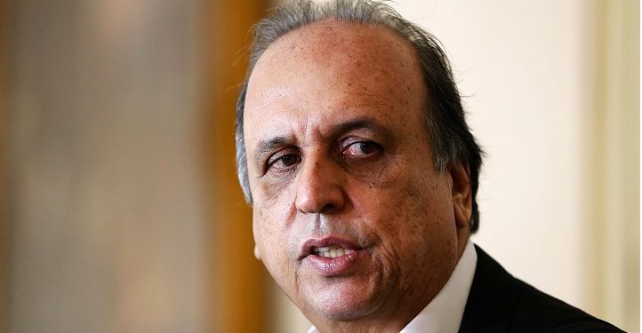 Rio de Janeiro - O governador Luiz Fernando Pezo se rene, no Palcio Guanabara, com autoridades para tratar do plano de enfrentamento ao roubo de cargas no Rio ( Tnia Rgo/Agncia Brasil)