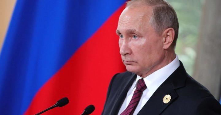 O presidente Vladimir Putin acusou nesta sexta-feira (25) o Ocidente de tentar cancelar a rica cultura musical e literária da Rússia