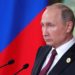 O presidente Vladimir Putin acusou nesta sexta-feira (25) o Ocidente de tentar cancelar a rica cultura musical e literária da Rússia