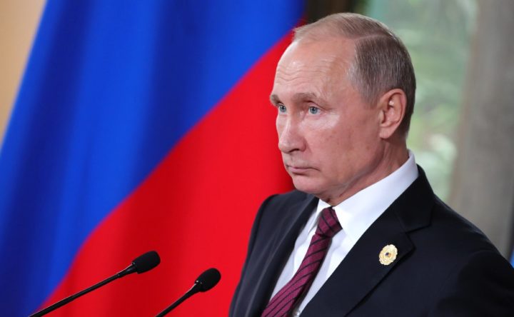 O presidente Vladimir Putin acusou nesta sexta-feira (25) o Ocidente de tentar cancelar a rica cultura musical e literária da Rússia