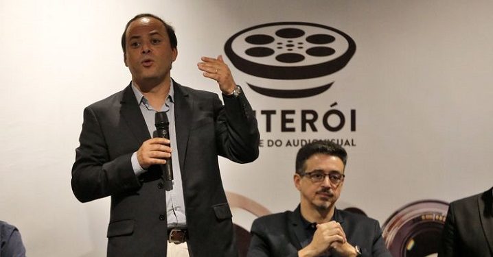 Rio de Janeiro - O prefeito de Niterói, Rodrigo Neves e o ministro Sérgio Sá Leitão, participam do lançamento de um edital de fomento ao Audiovisual fluminense, em parceria com a prefeitura (Tânia Rêgo/Agência Brasil)