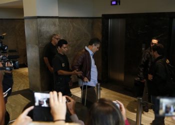 O deputado estadual, Andre Correia, é preso durante operação da Polícia Federal (PF) realizada e chega à seda da PF no Rio de Janeiro