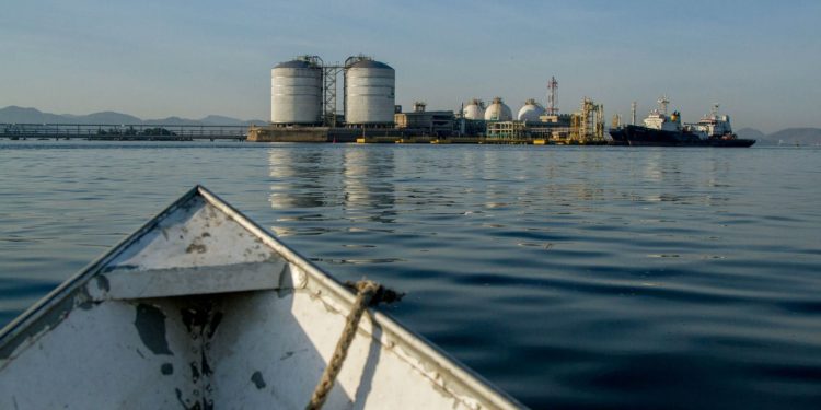 Mais um acidente ambiental na Baía da Guanabara