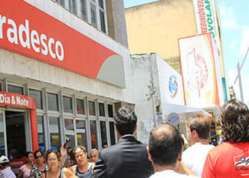 Antecipação do 13º para os servidores do RJ