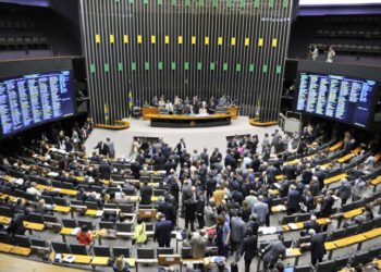 Deputados no plenário da Câmara Federal