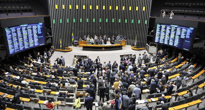 Deputados no plenário da Câmara Federal