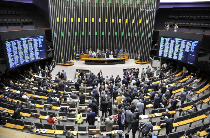 Deputados no plenário da Câmara Federal