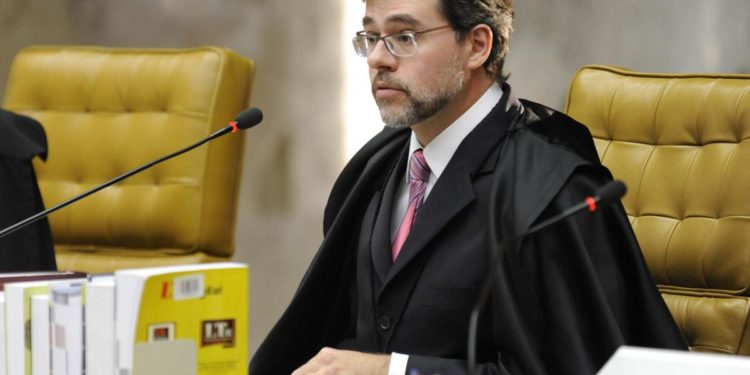 STF pagou R$ 39 mil a segurança em viagem de Toffoli à final da Champions League