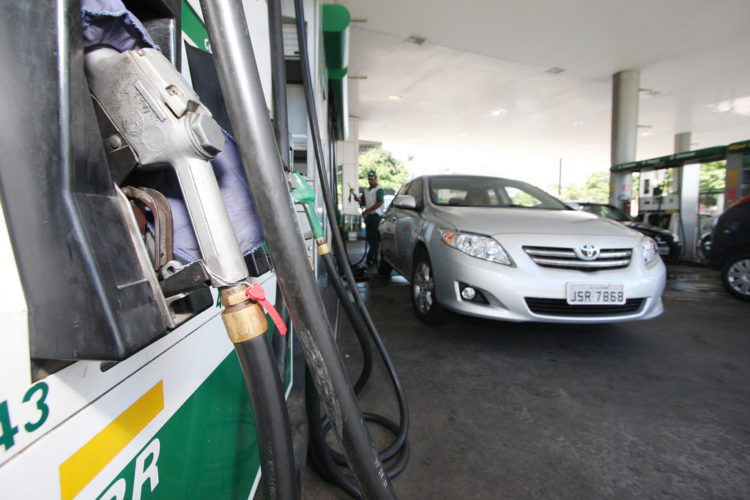 Mais um reajuste para a gasolina e óleo diesel