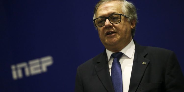 Ministro Ricardo Vélez