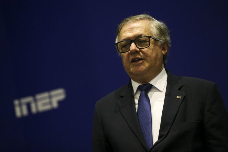 Ministro Ricardo Vélez
