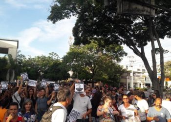 Servidores de Campos (RJ) em greve