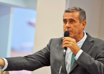 Secretario de Educação Guto Garcia