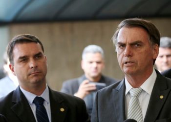 Flavio Bolsonaro e Jair Bolsonaro