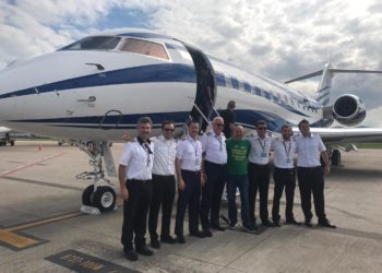 Luciano Hang na chegada do jatinho
