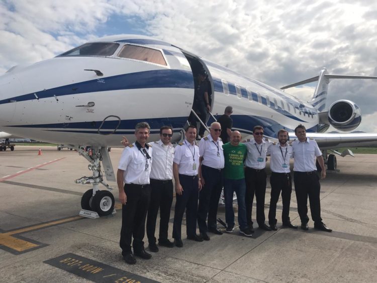 Luciano Hang na chegada do jatinho