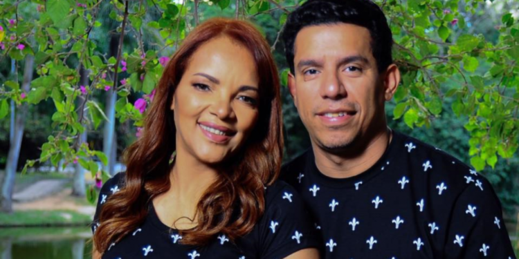 Flordelis ao lado do marido Anderson