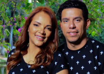 Pastor Anderson ao lado da esposa Flordelis