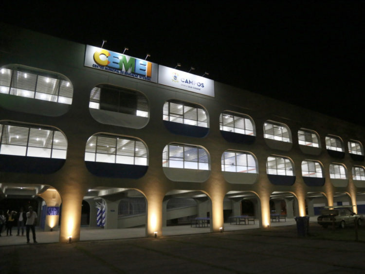 Projeto de ensino em tempo integral em Campos (RJ)