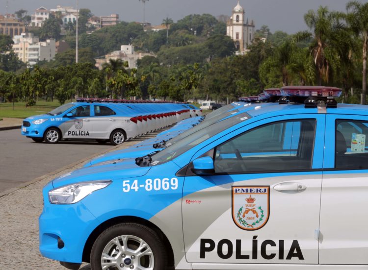 Carros da Polícia Militar do RJ