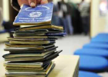 Brasil enfrenta riscos de recessão econômica