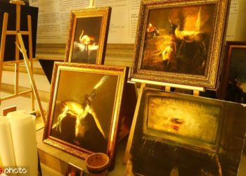 Exposição do artista Robô