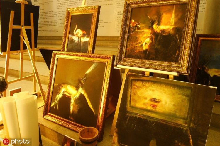 Exposição do artista Robô