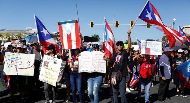 População nas ruas de Porto Rico