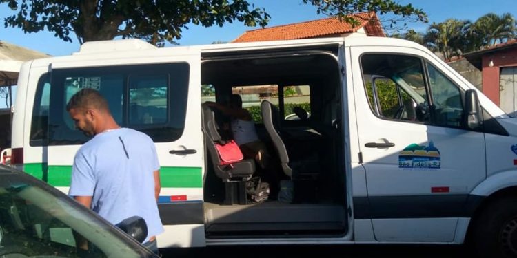 Van da Secretaria de Saúde de Macaé-RJ