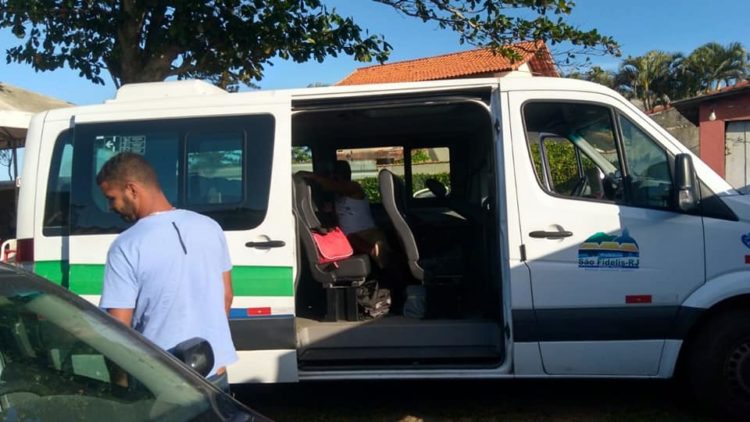 Van da Secretaria de Saúde de Macaé-RJ