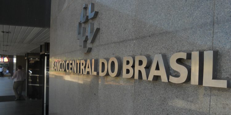 O Banco Central informou nesta segunda-feira (7) que será criada uma nova página na internet para o serviço de consultas a recursos esquecidos em bancos.