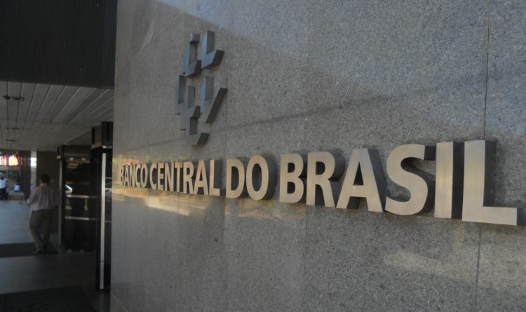 O Banco Central informou nesta segunda-feira (7) que será criada uma nova página na internet para o serviço de consultas a recursos esquecidos em bancos.