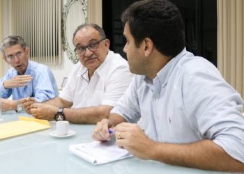 Presidente do Sindicato dos Médicos e o prefeito Rafael Diniz