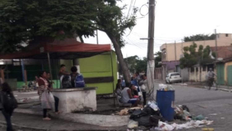 Lixo nas ruas de Quissamã-RJ
