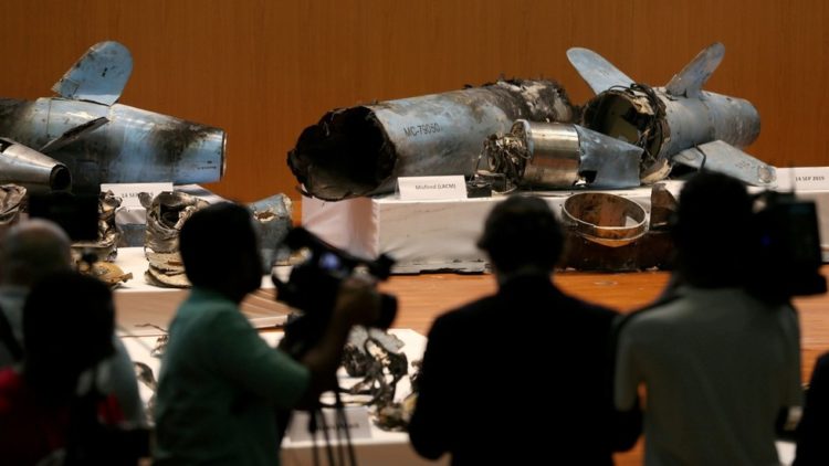 Misseis que atingiram refinarias na Arábia Saudita