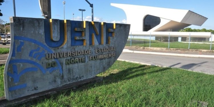 Entrada da Universidade Estadual do Norte Fluminense