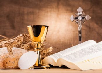 Eucaristia e hóstia consagrada